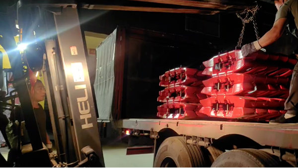 雙志配件“倉(cāng)”滿(mǎn)即發(fā)，護(hù)航生產(chǎn)無(wú)時(shí)差